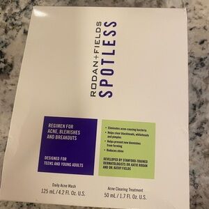 Rodan + Fields Spotless Acne Set - White and Purple